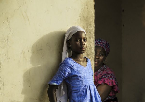 mujer y niña congoleña